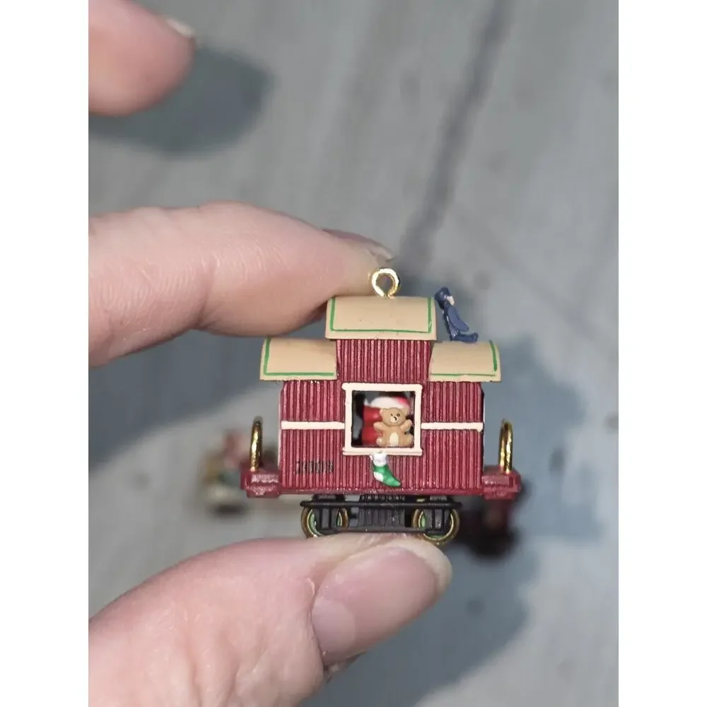 Vtg 2003 Here Comes Santa Miniature-Motorcar,Caboose Golf Cart Hallmark Ornament